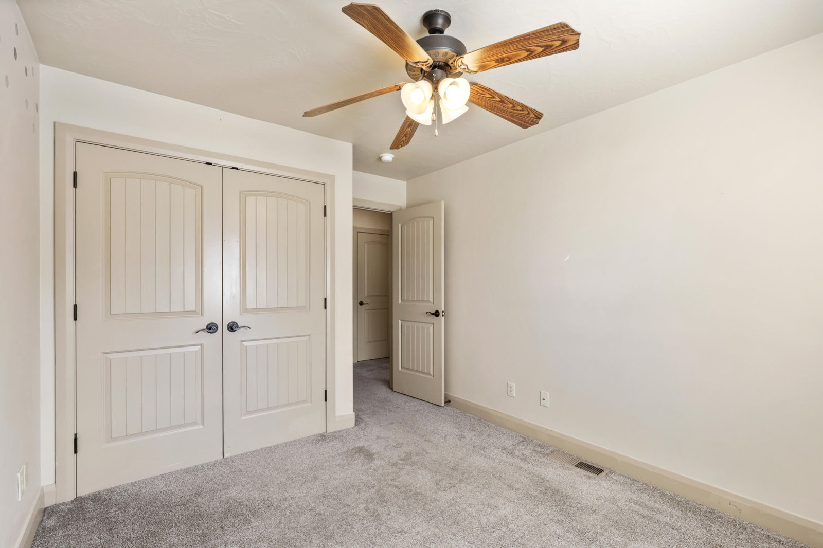 19 E 820 S, Cedar City, photo 12 of 24