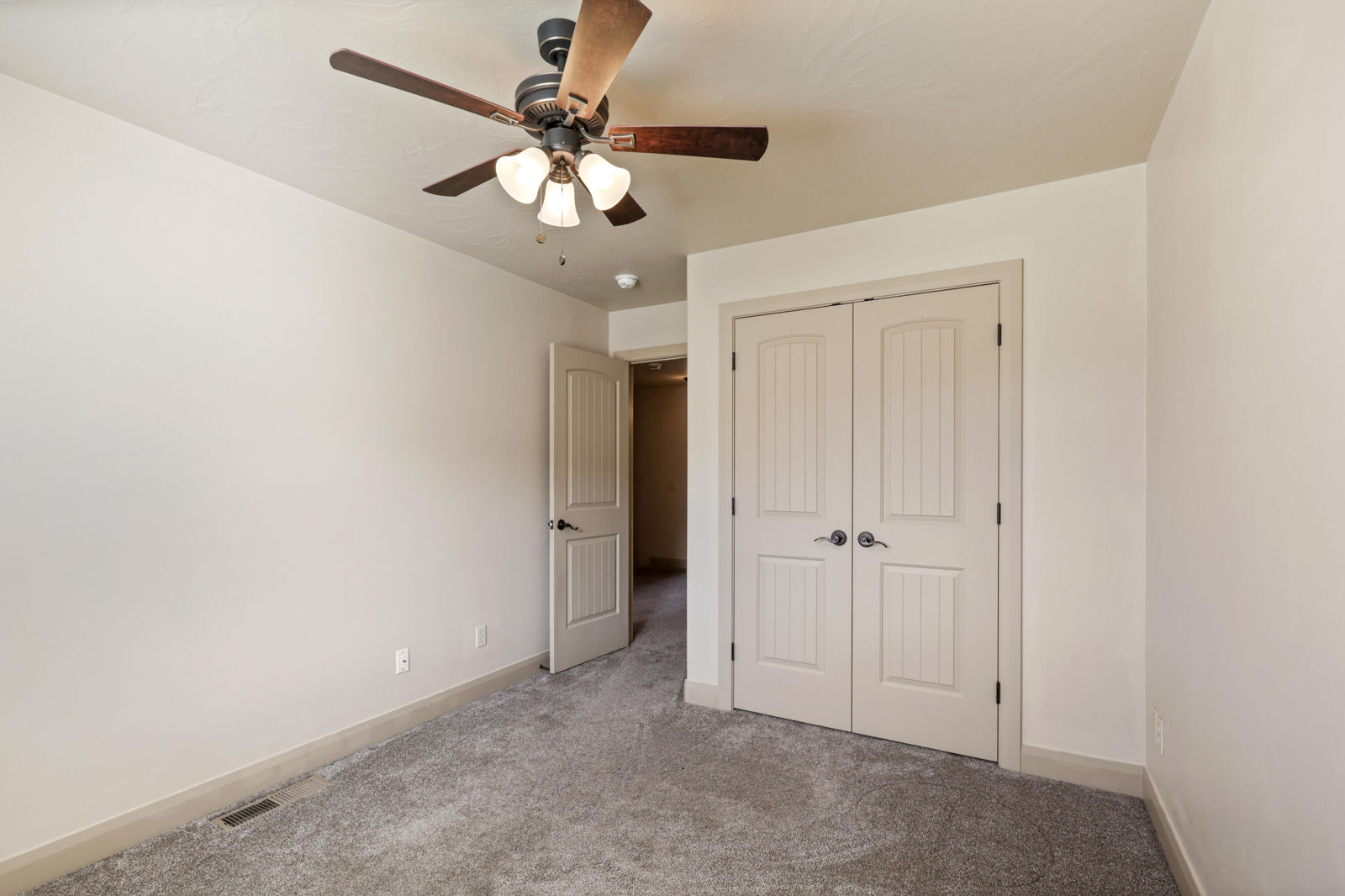 19 E 820 S, Cedar City, photo 15 of 24