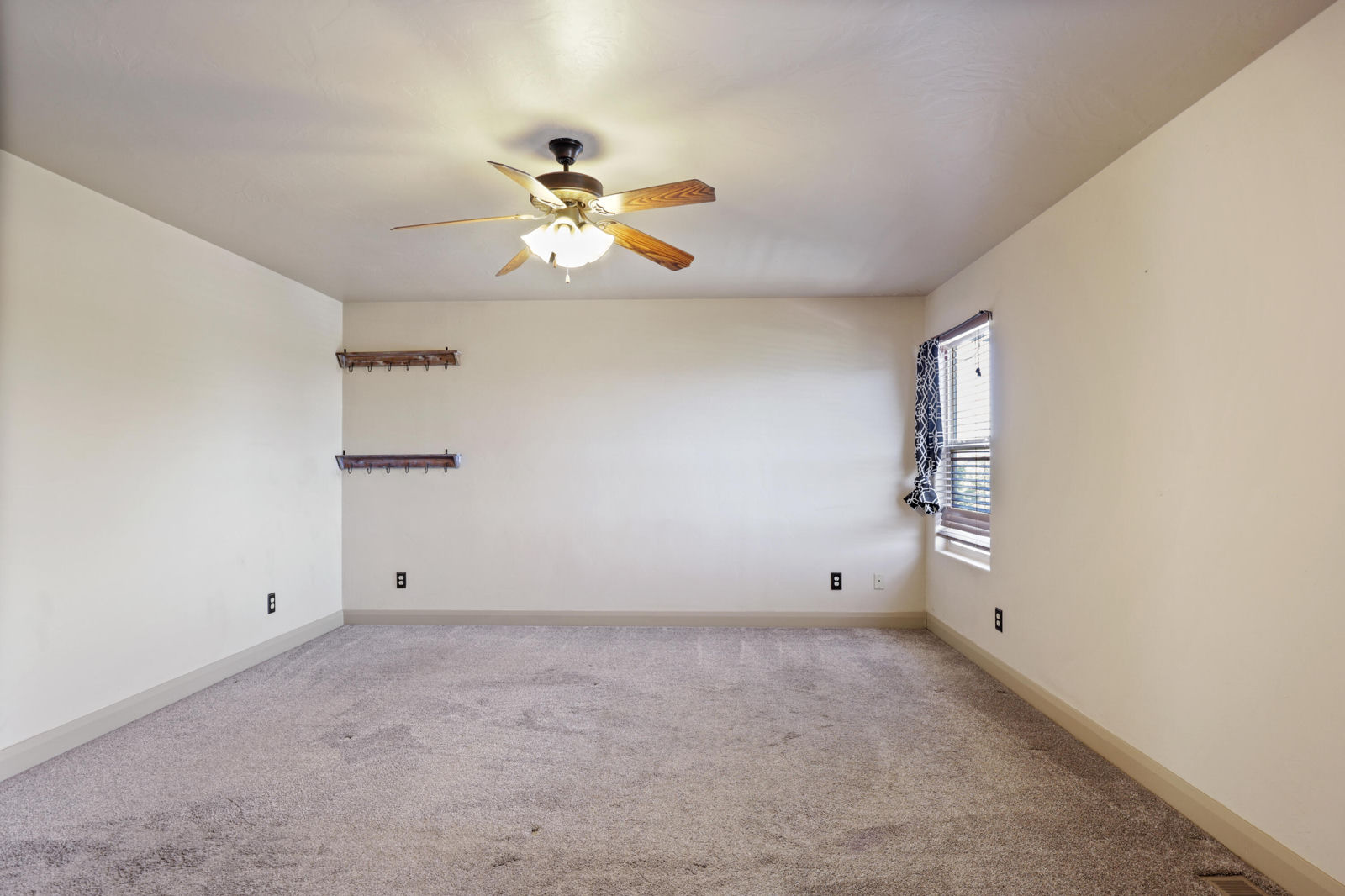 19 E 820 S, Cedar City, photo 20 of 24