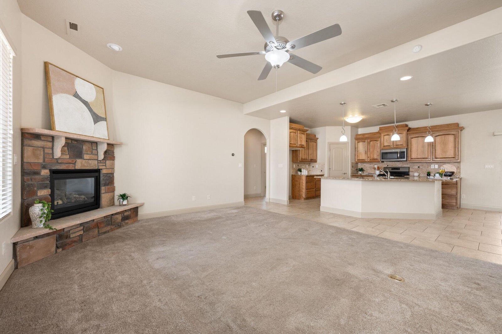 2729 W 310 N, Hurricane, photo 8 of 41