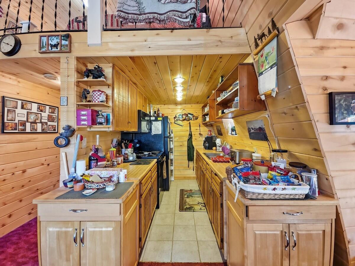 2350 E Foxtree RD, Duck Creek Village, photo 2 of 36