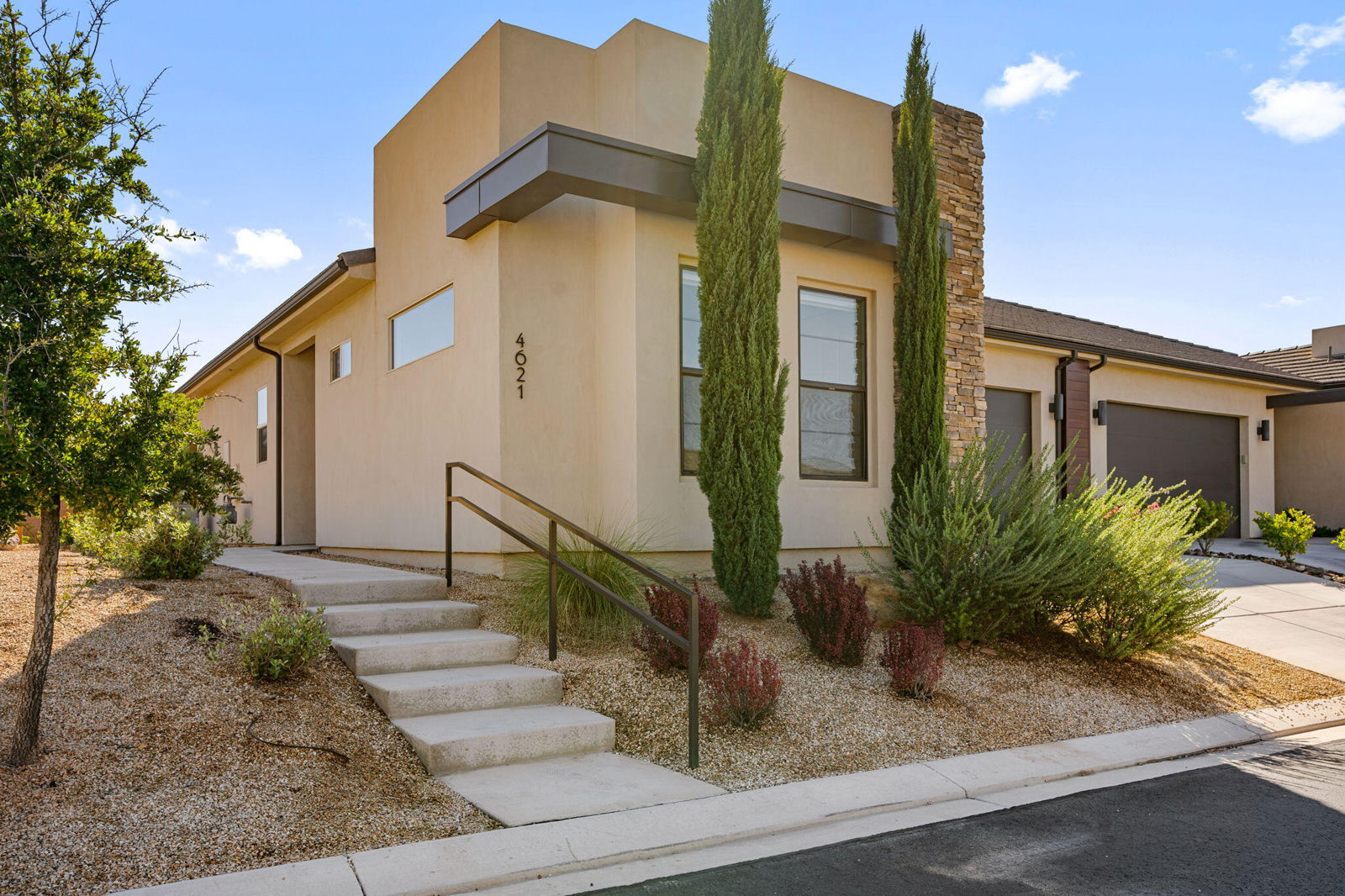 4621 S Wallace CIR, St George, photo 2 of 38