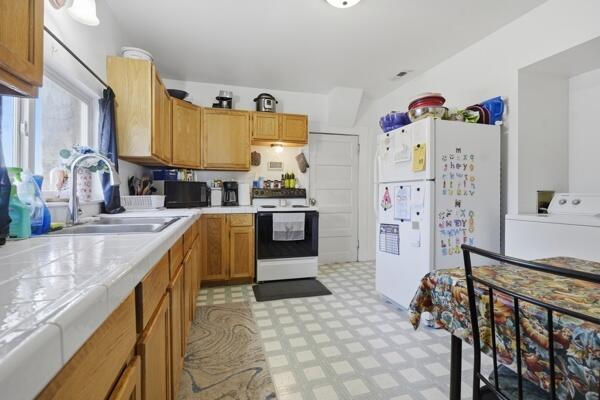 306 S 200 East ST, Enterprise, photo 5 of 16
