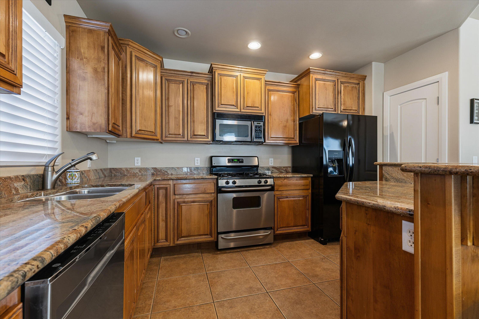59 W 1965 S, Washington, photo 12 of 45