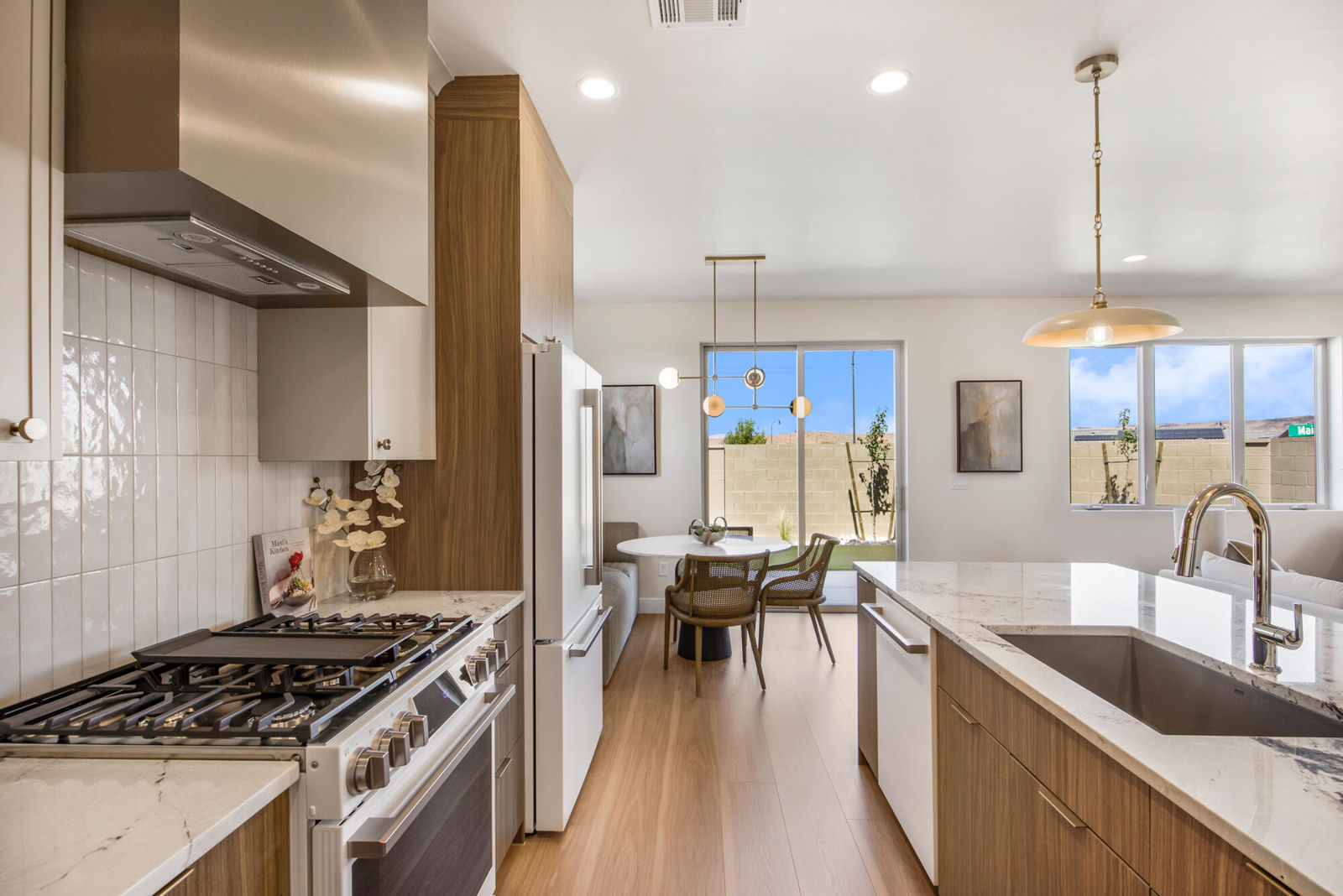 967 N Manen ST, Washington, photo 8 of 70