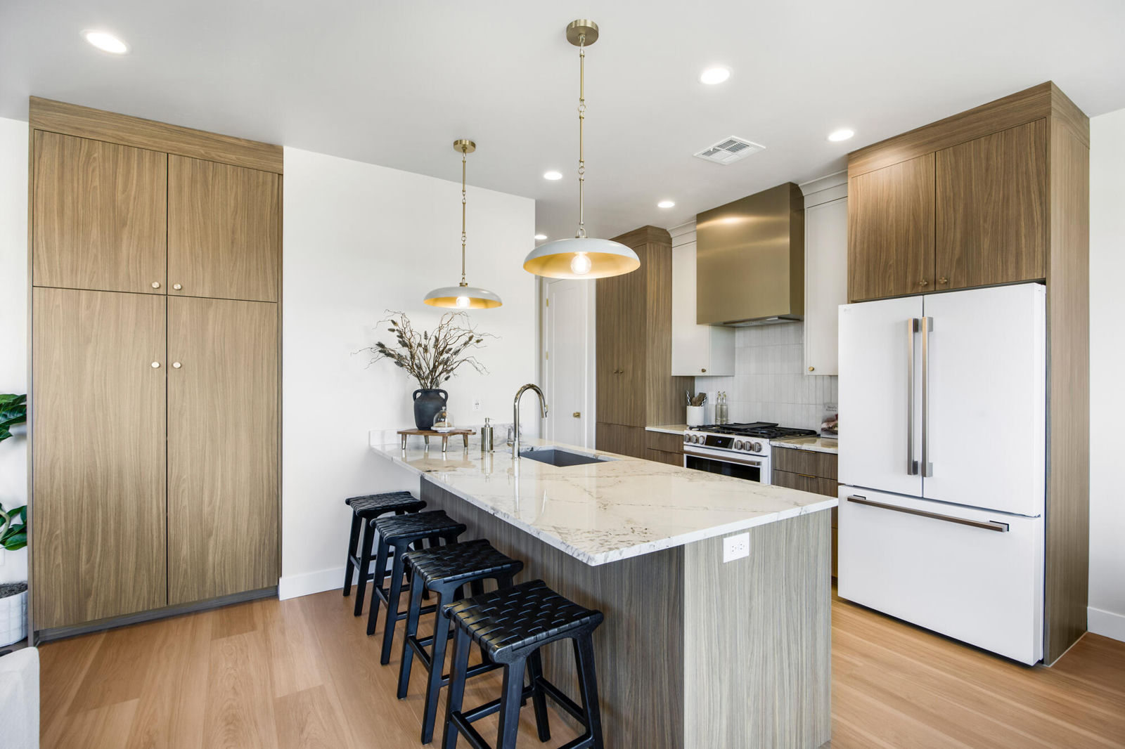 967 N Manen ST, Washington, photo 11 of 70