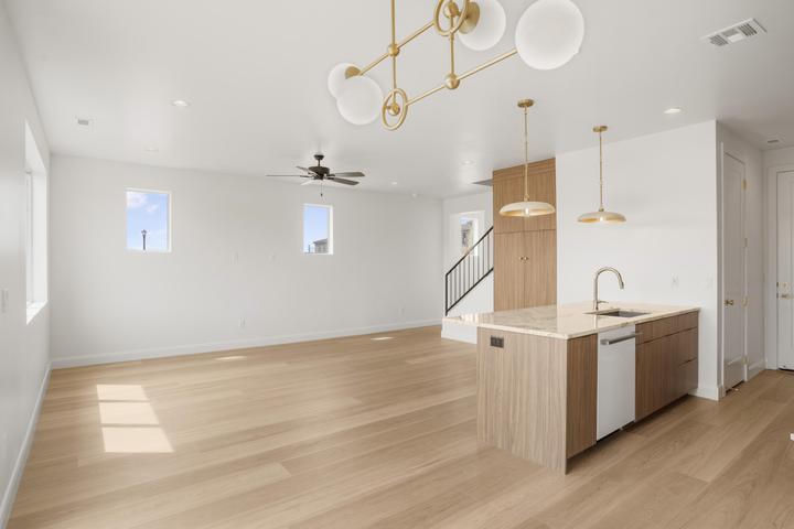967 N Manen ST, Washington, photo 50 of 70