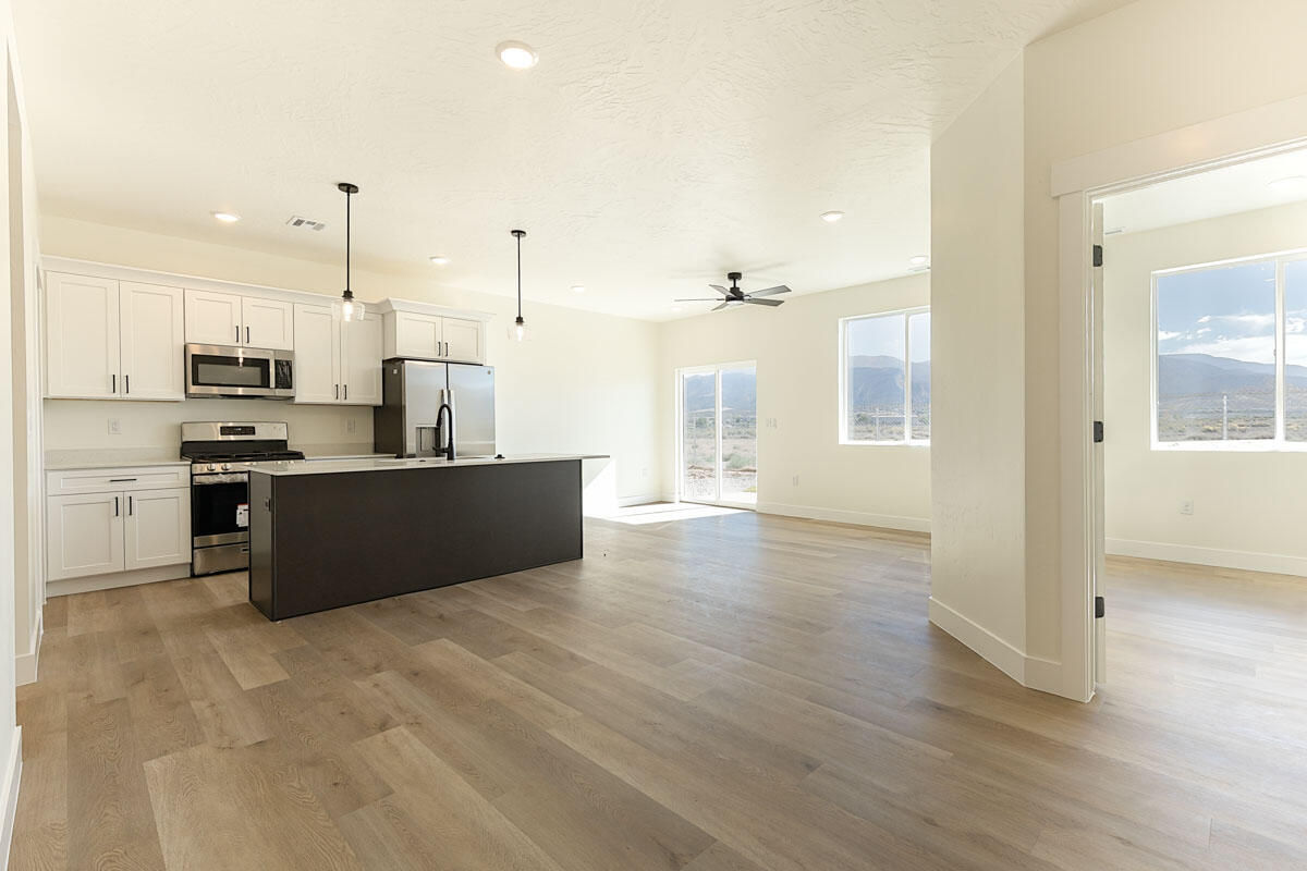 2632 N Clark Parkway, Cedar City, photo 4 of 17
