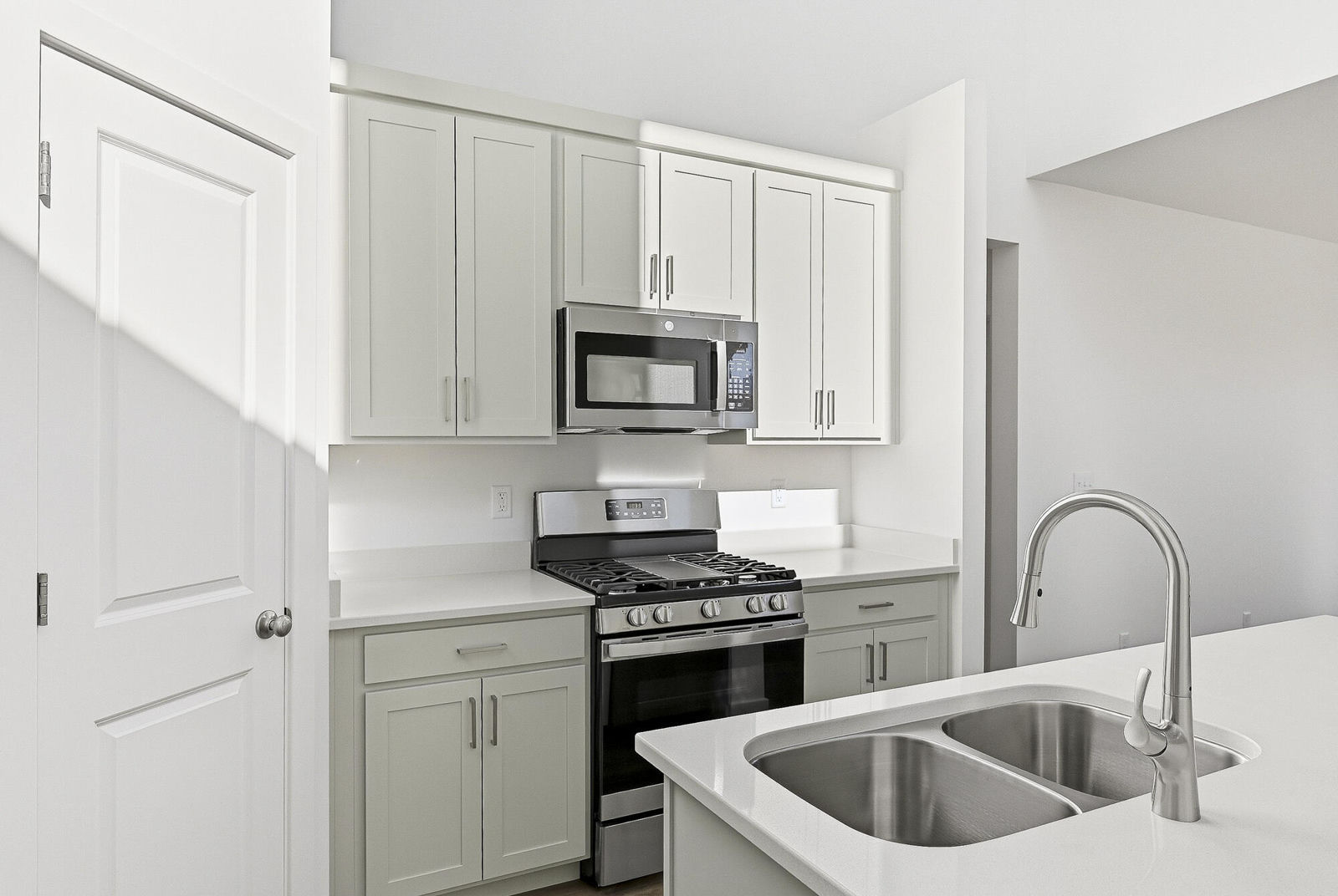 2970 W Runway DR, Cedar City, photo 8 of 50