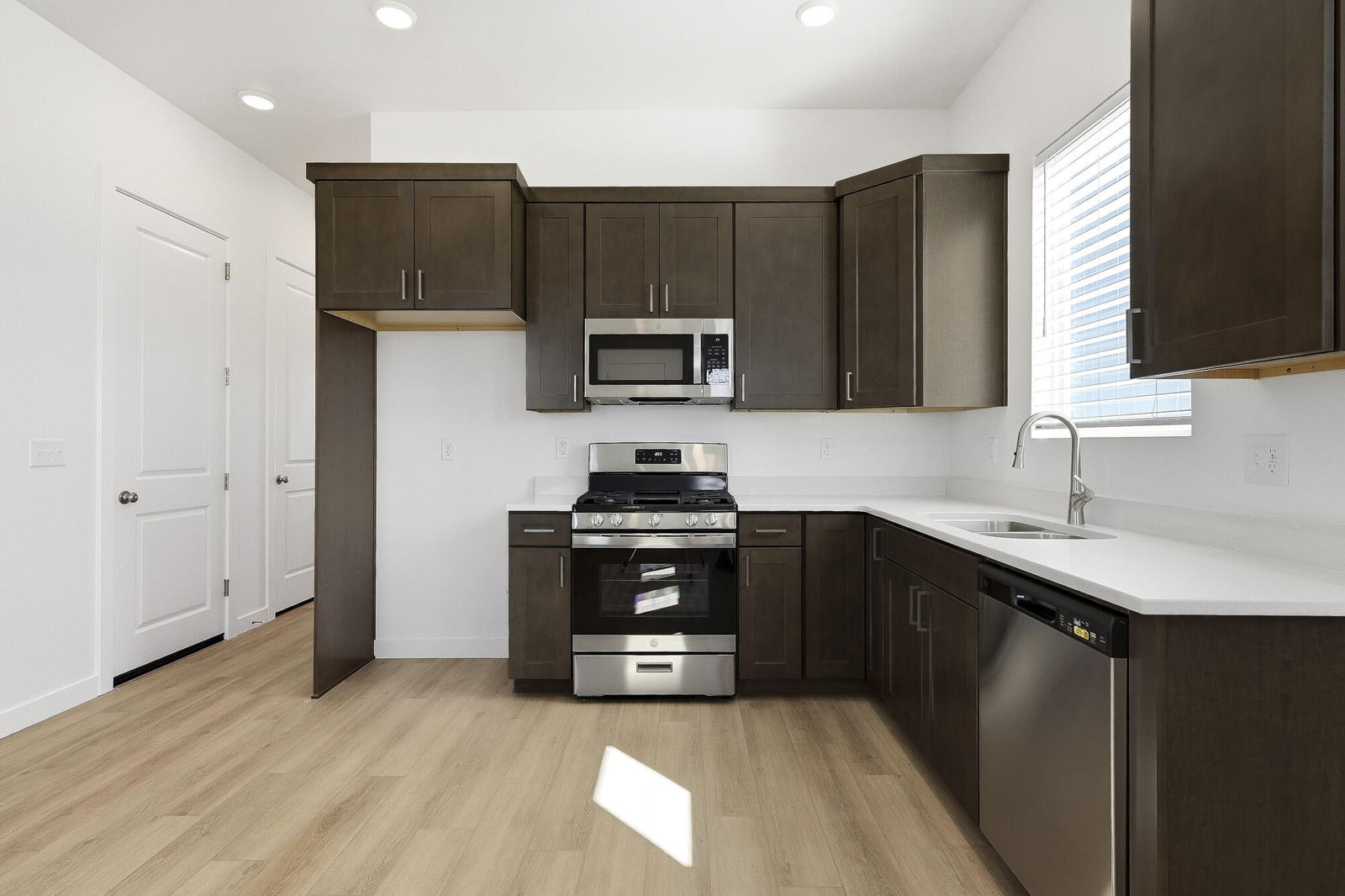 2952 W Runway DR, Cedar City, photo 9 of 39