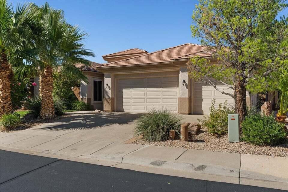 4534 Ironwood DR, St George, photo 2 of 43