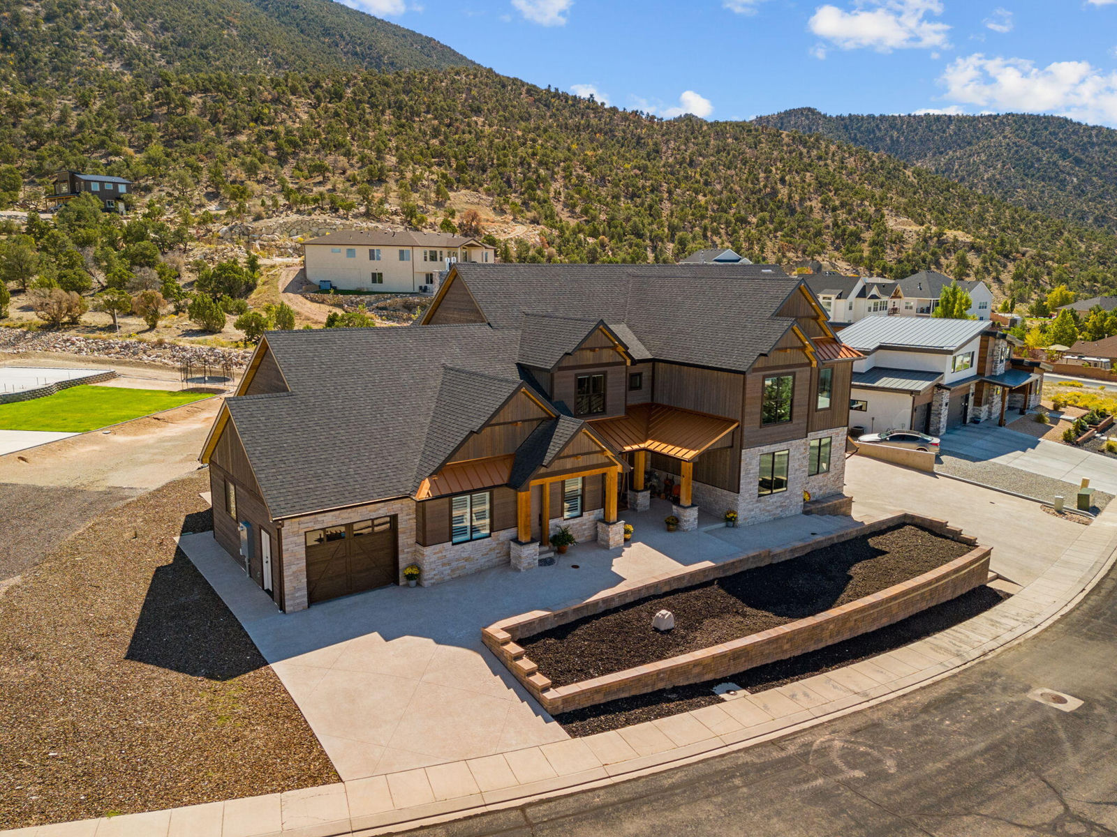 1192 E Ashdown Forest RD, Cedar City, photo 4 of 96