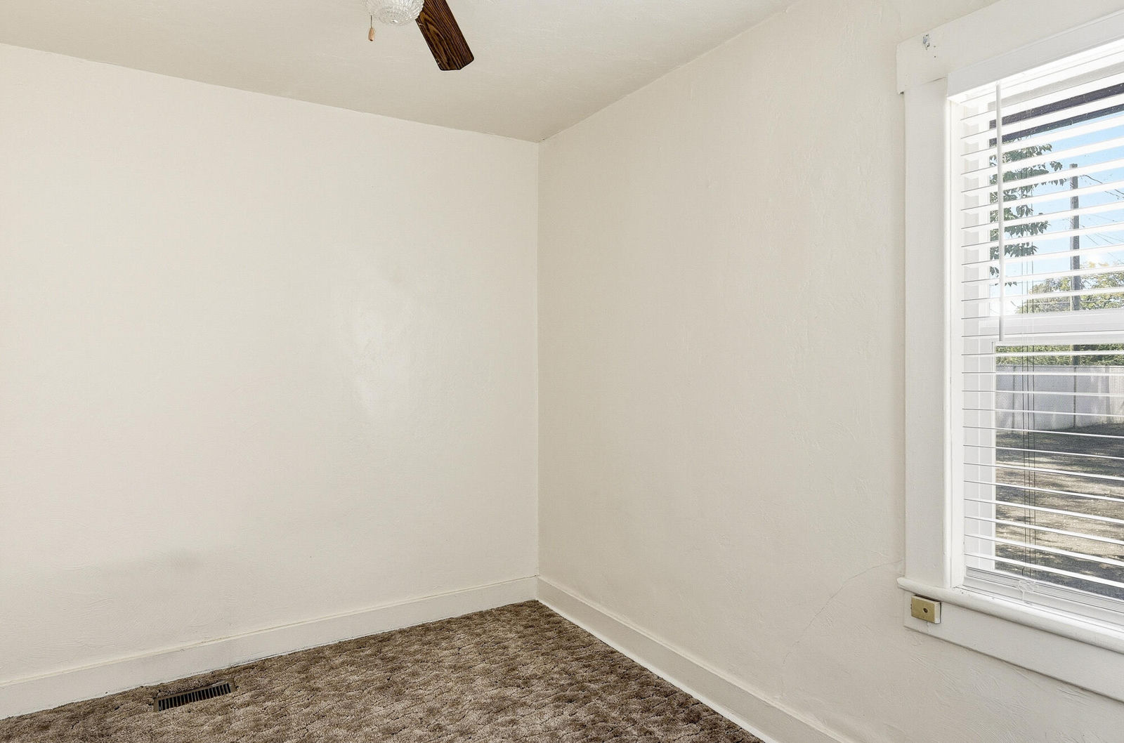 314 S 200 E, Cedar City, photo 13 of 29