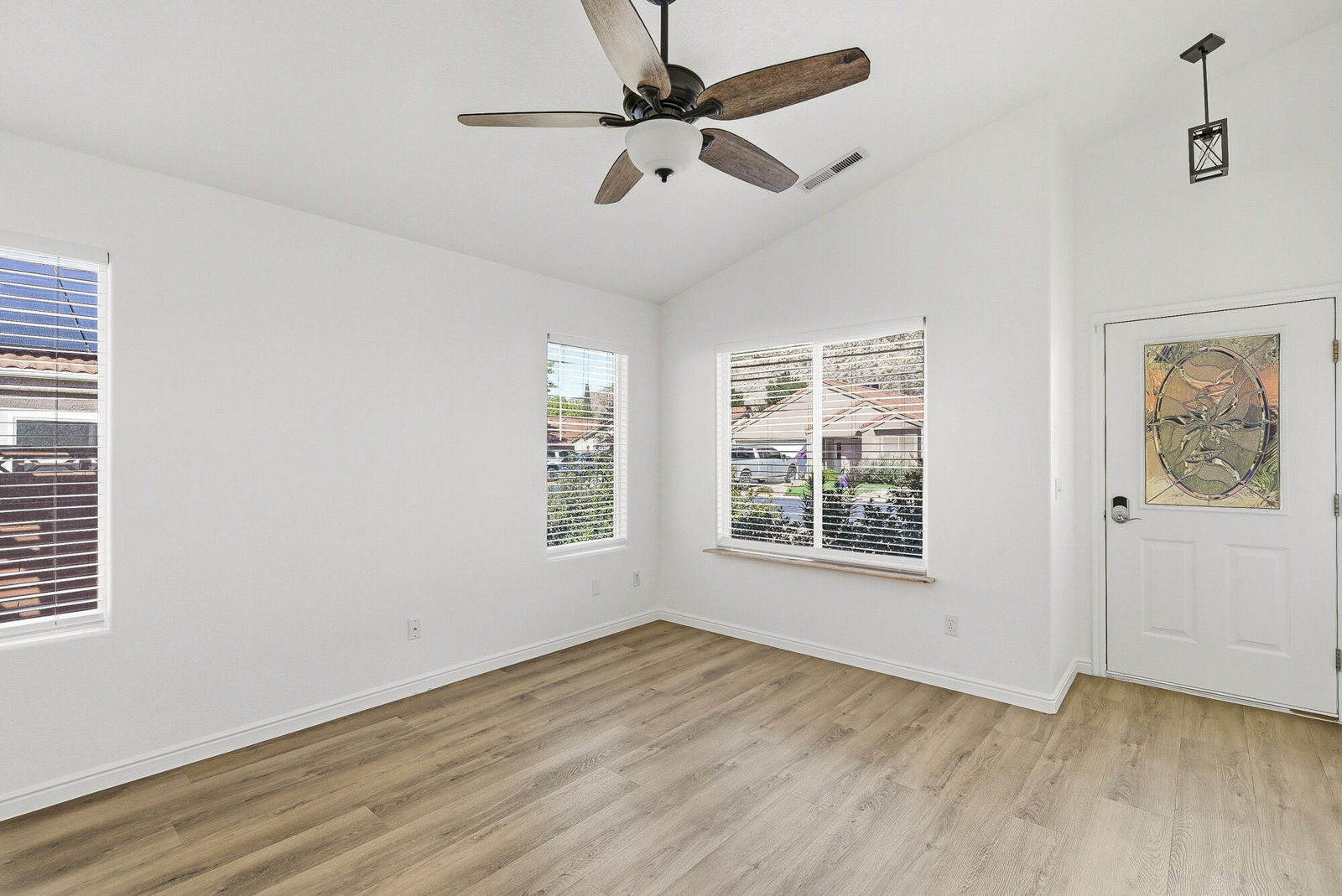2404 S 725 W, Hurricane, photo 5 of 38