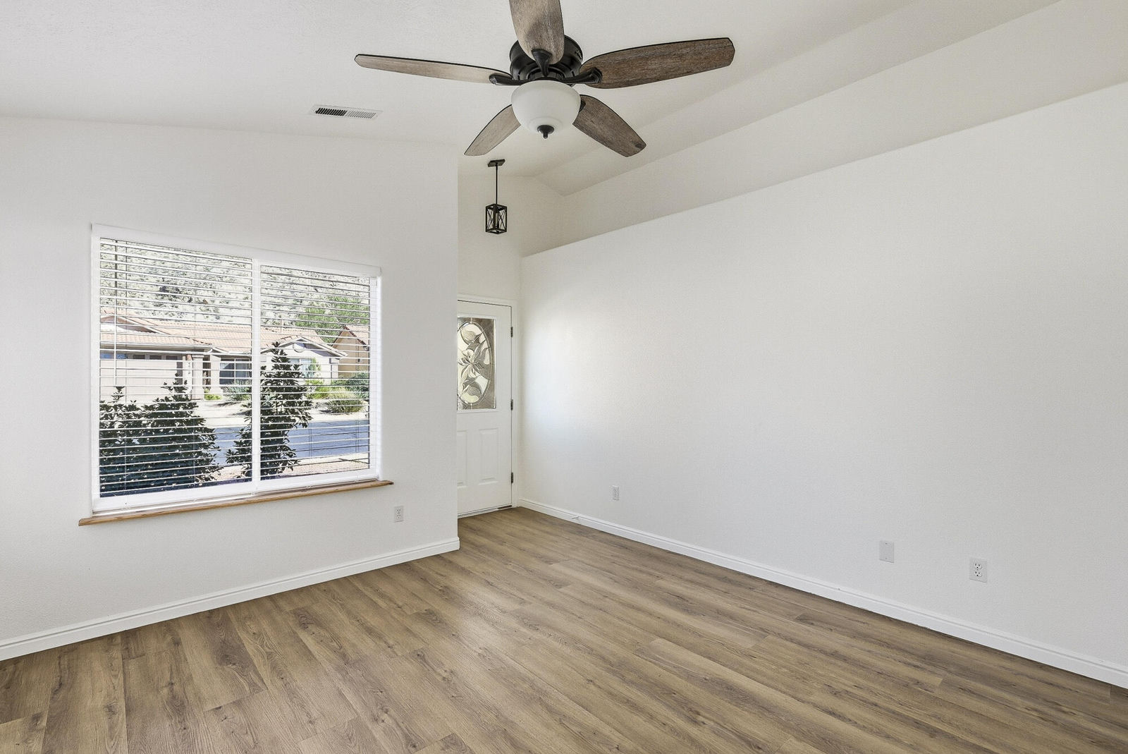 2404 S 725 W, Hurricane, photo 6 of 38