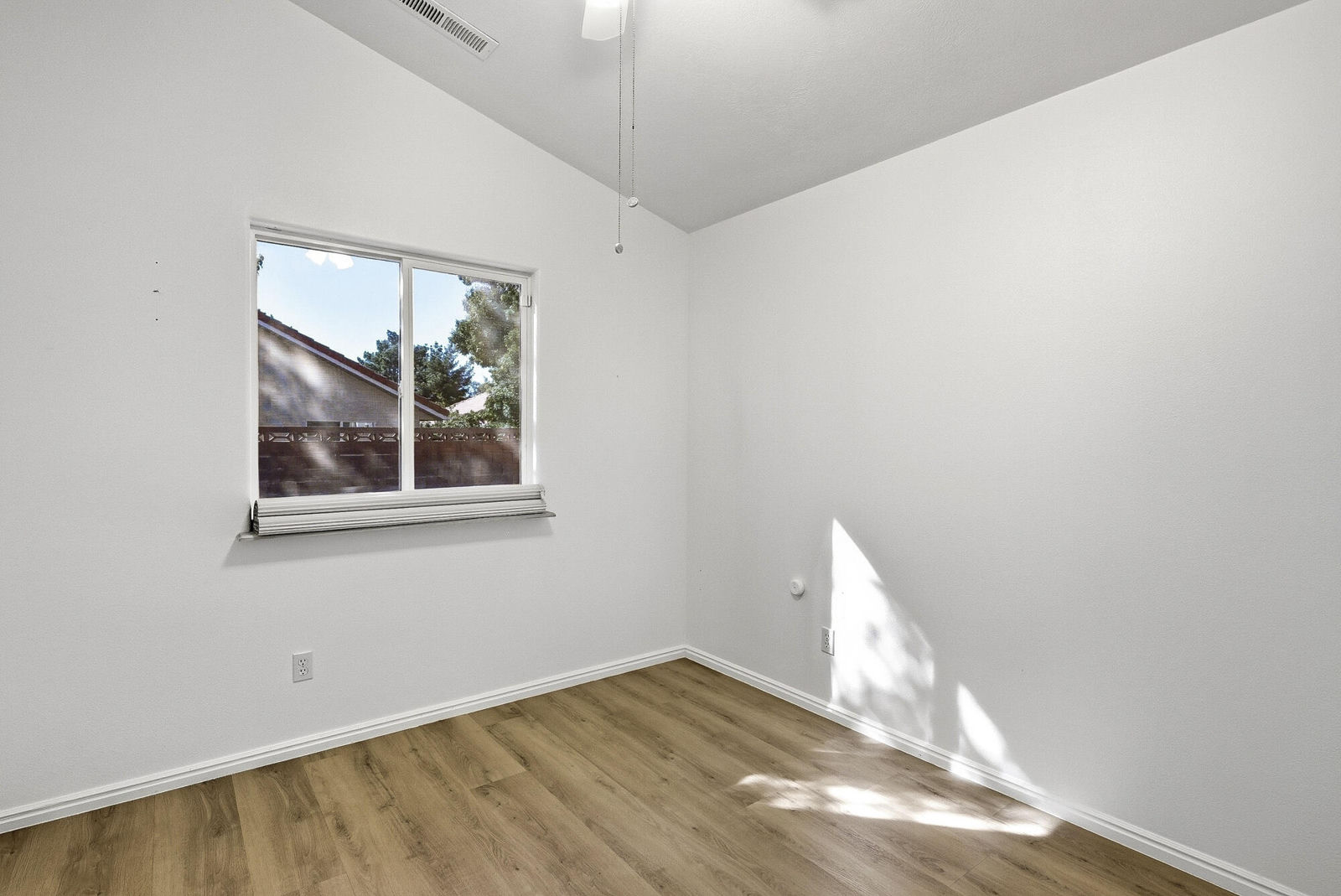 2404 S 725 W, Hurricane, photo 24 of 38