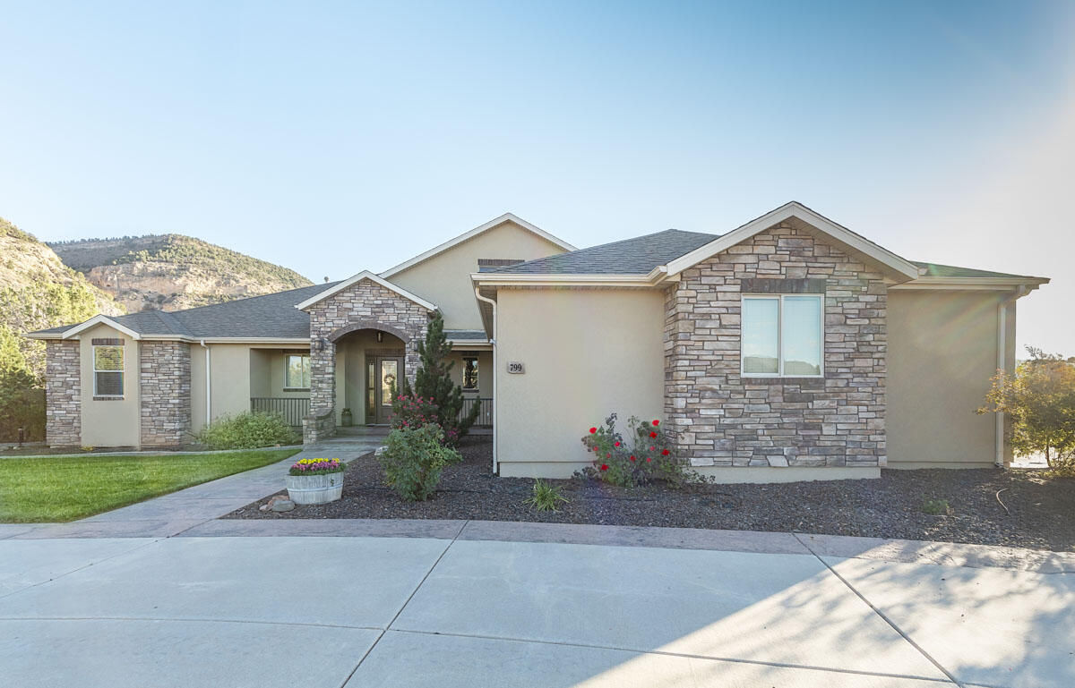 799 W Chuwi Path, New Harmony, photo 3 of 46
