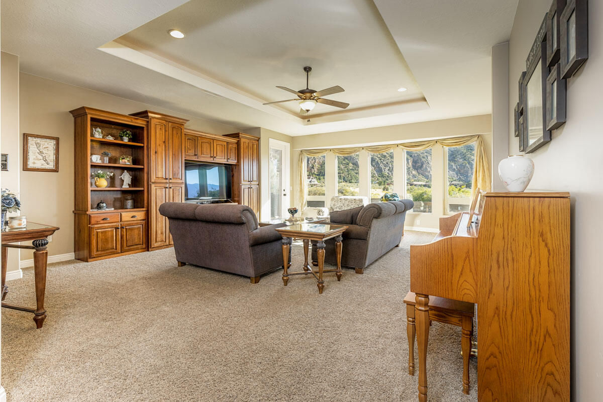 799 W Chuwi Path, New Harmony, photo 8 of 46