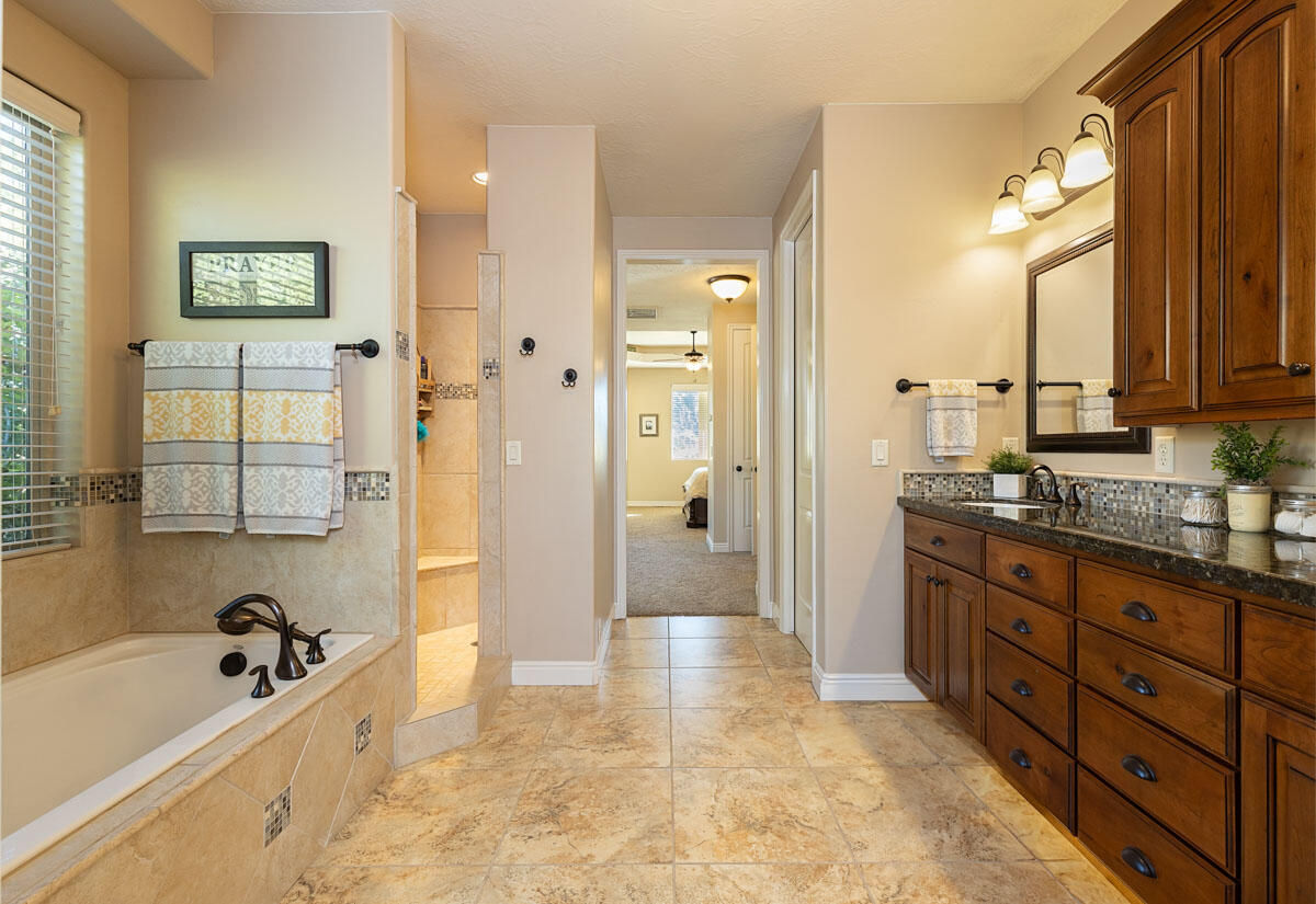 799 W Chuwi Path, New Harmony, photo 20 of 46