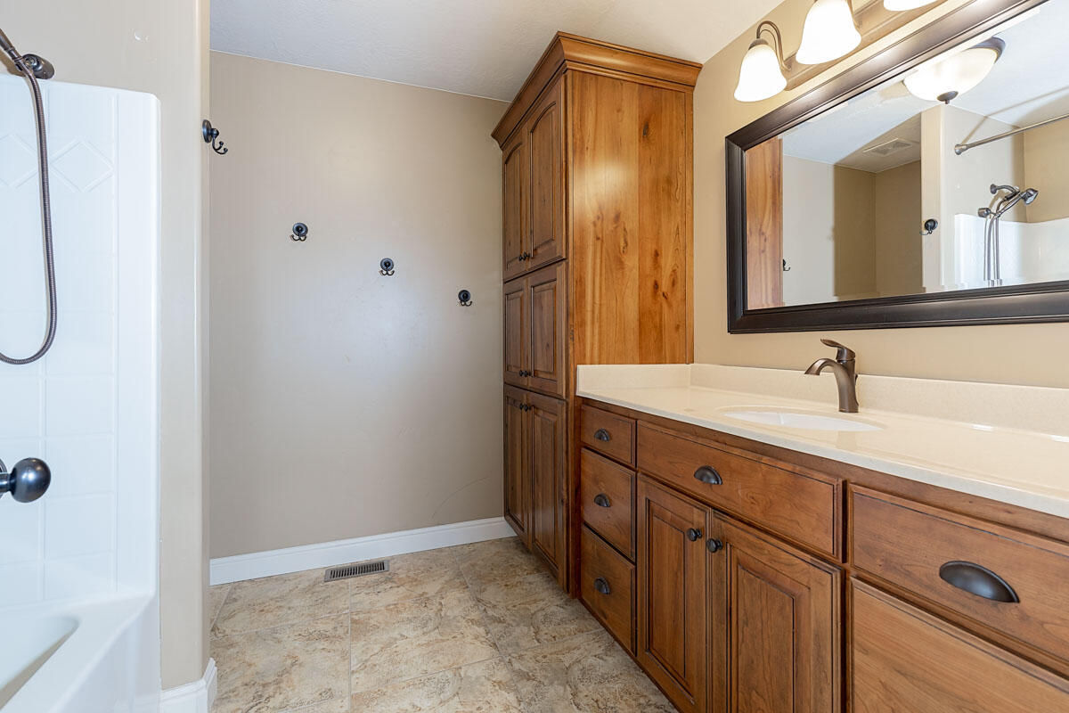 799 W Chuwi Path, New Harmony, photo 29 of 46