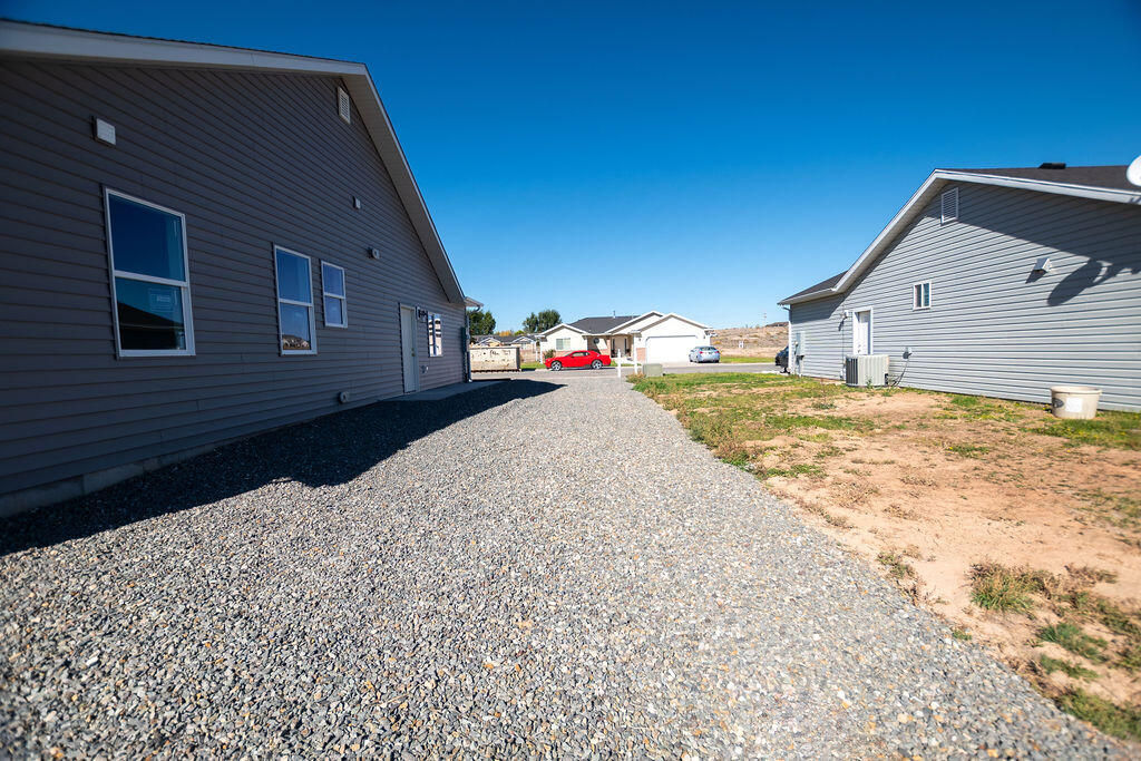 953 S Shauntie ST, Milford, photo 34 of 47