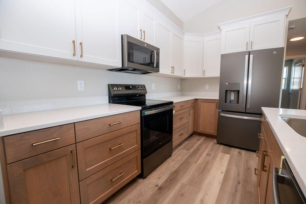 953 S Shauntie ST, Milford, photo 15 of 47