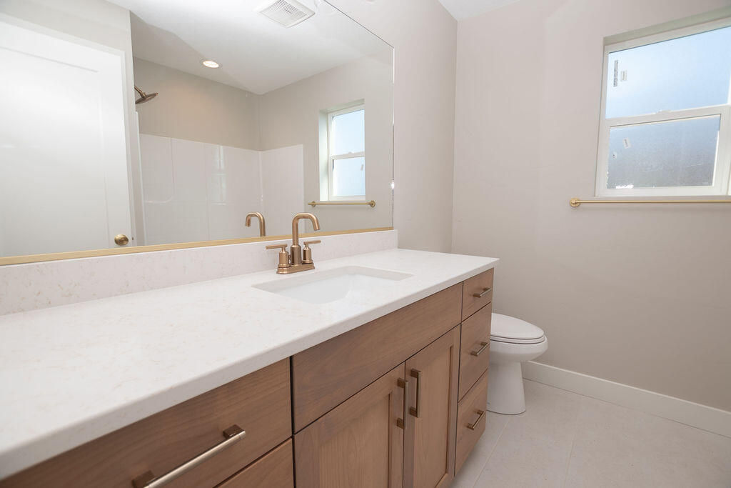953 S Shauntie ST, Milford, photo 24 of 47