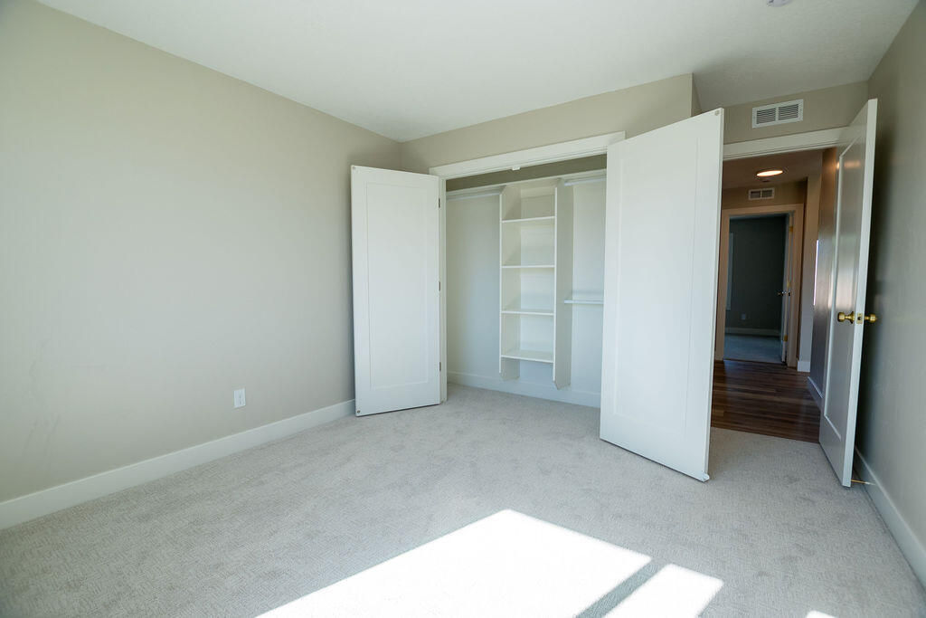 953 S Shauntie ST, Milford, photo 19 of 47
