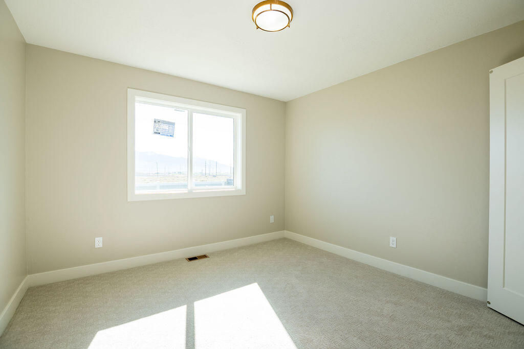 953 S Shauntie ST, Milford, photo 20 of 47