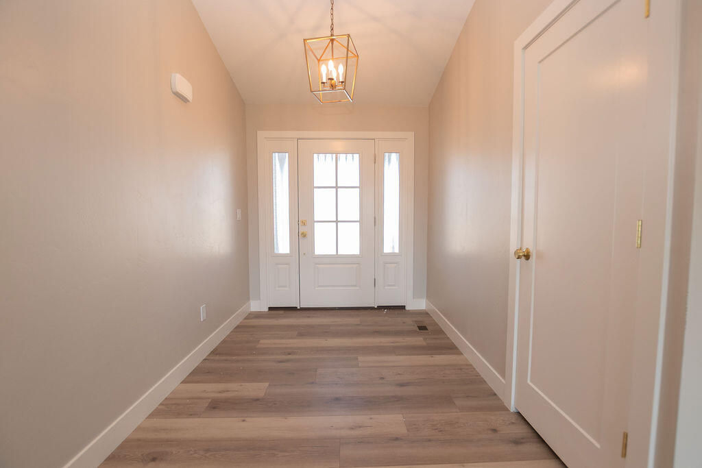 953 S Shauntie ST, Milford, photo 6 of 47