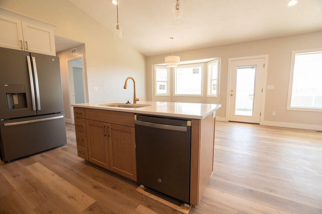 953 S Shauntie ST, Milford, photo 16 of 47