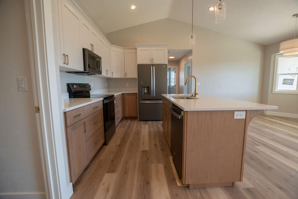 953 S Shauntie ST, Milford, photo 17 of 47