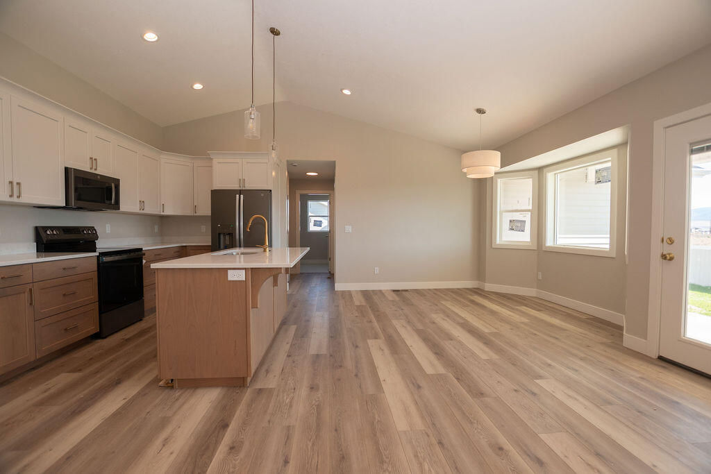 953 S Shauntie ST, Milford, photo 10 of 47