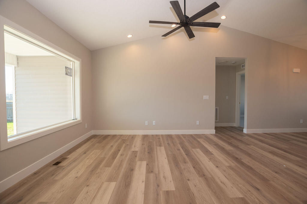 953 S Shauntie ST, Milford, photo 9 of 47
