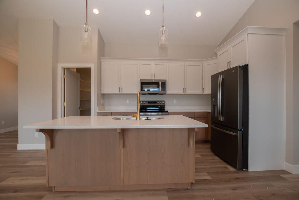 953 S Shauntie ST, Milford, photo 14 of 47