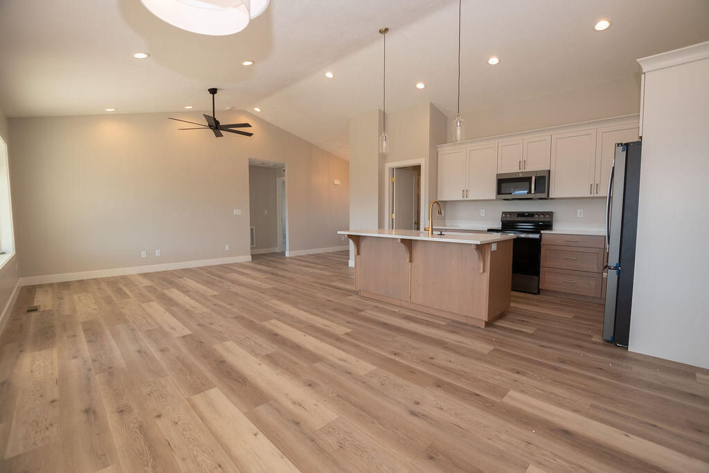 953 S Shauntie ST, Milford, photo 12 of 47