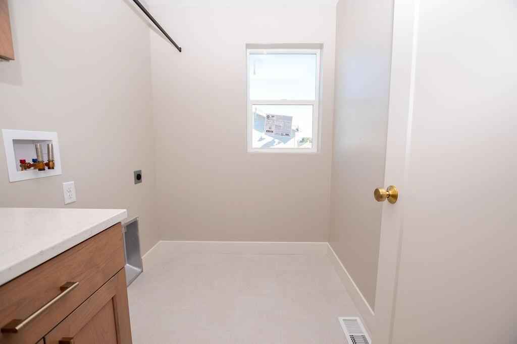 953 S Shauntie ST, Milford, photo 33 of 47