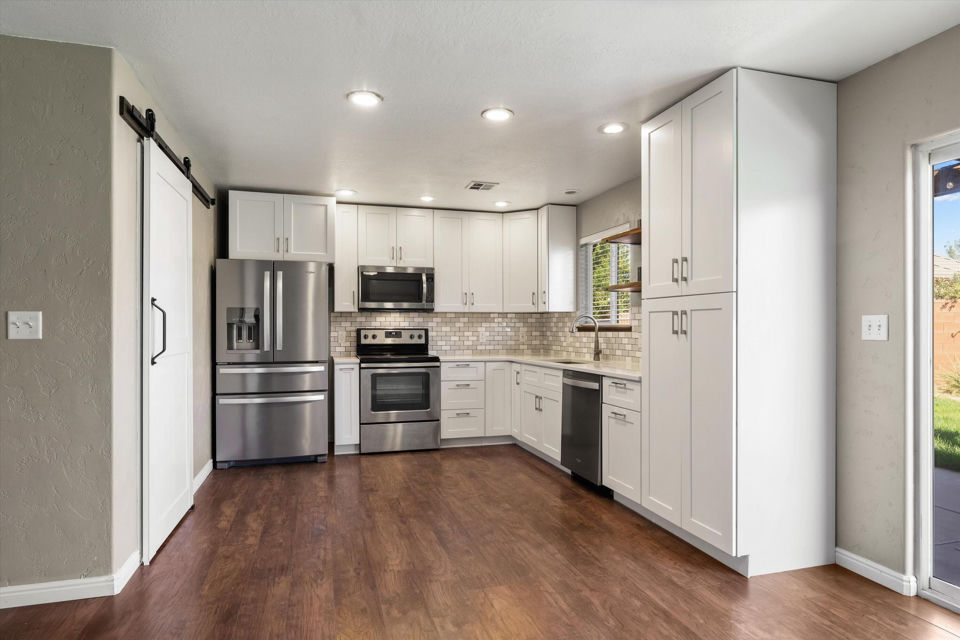 2545 S 450 West CIR, Washington, photo 3