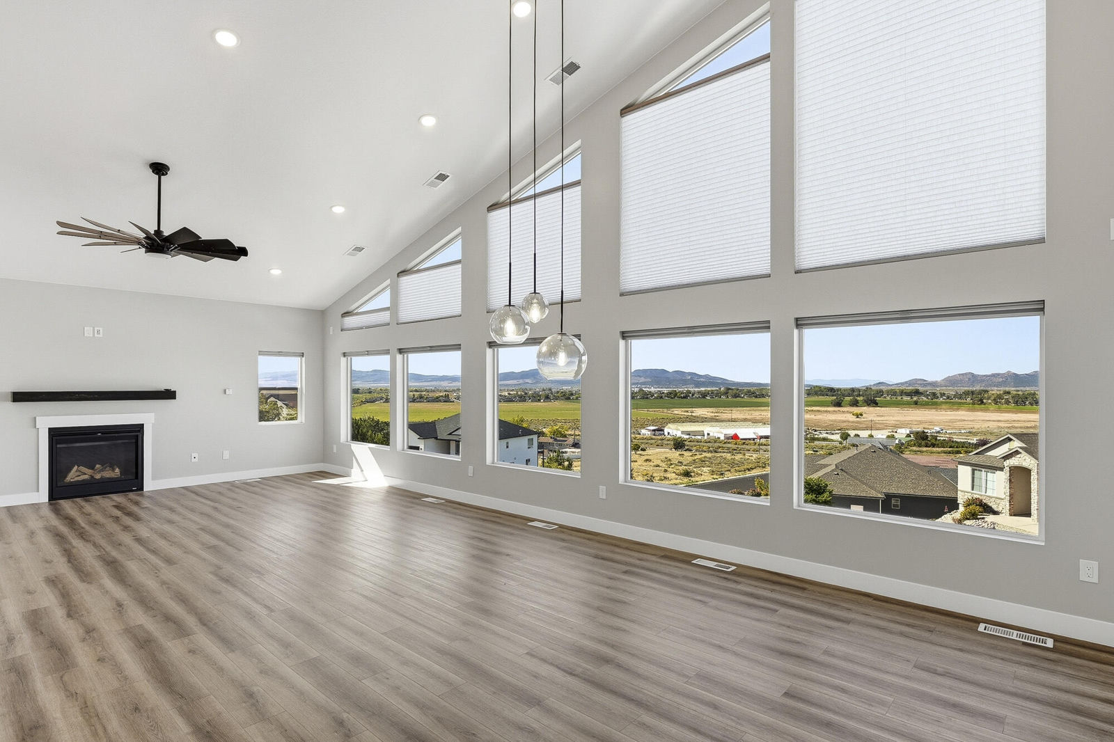 3327 W Kingsbury DR, Cedar City, photo 13 of 92