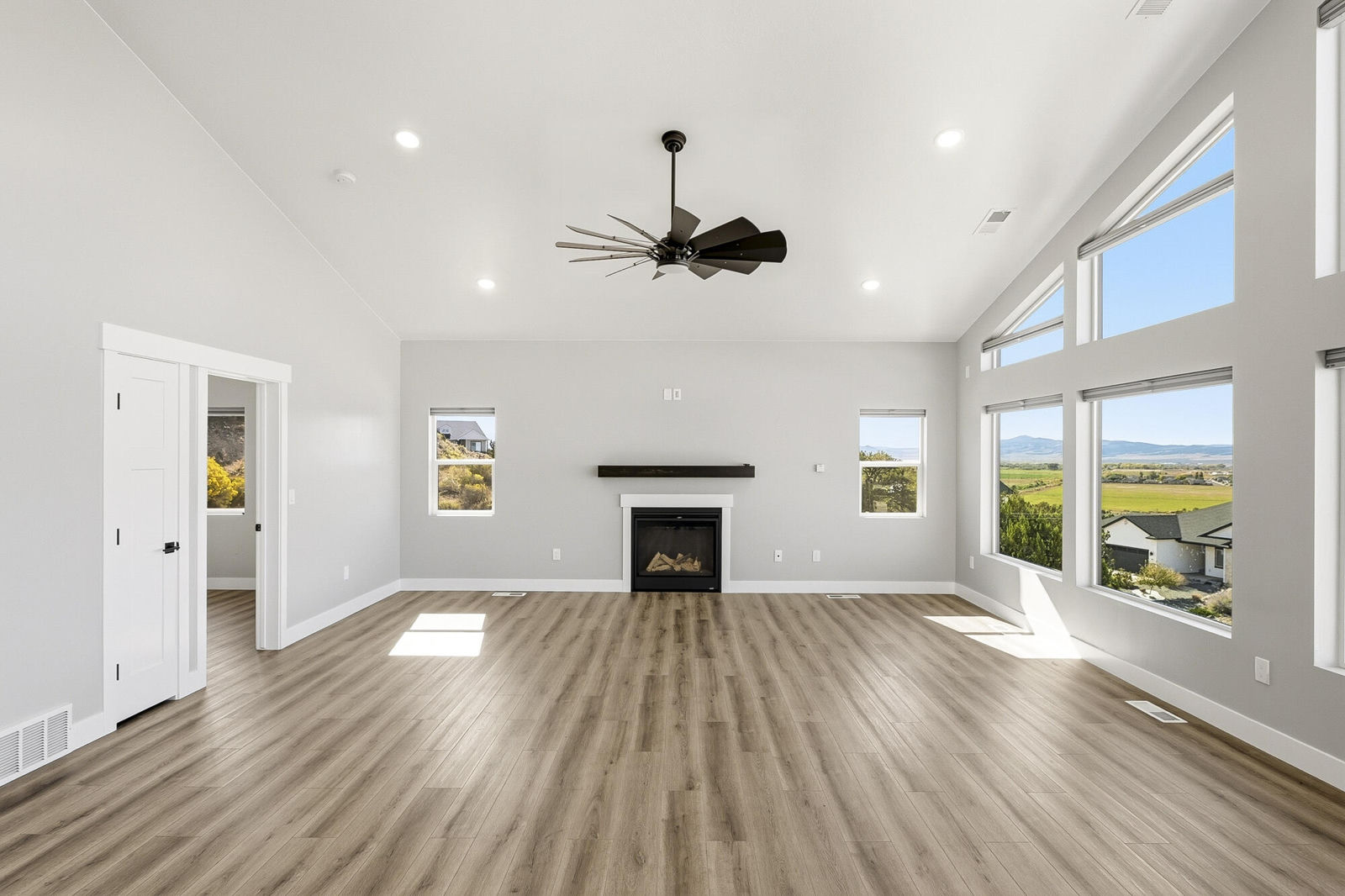 3327 W Kingsbury DR, Cedar City, photo 16 of 92