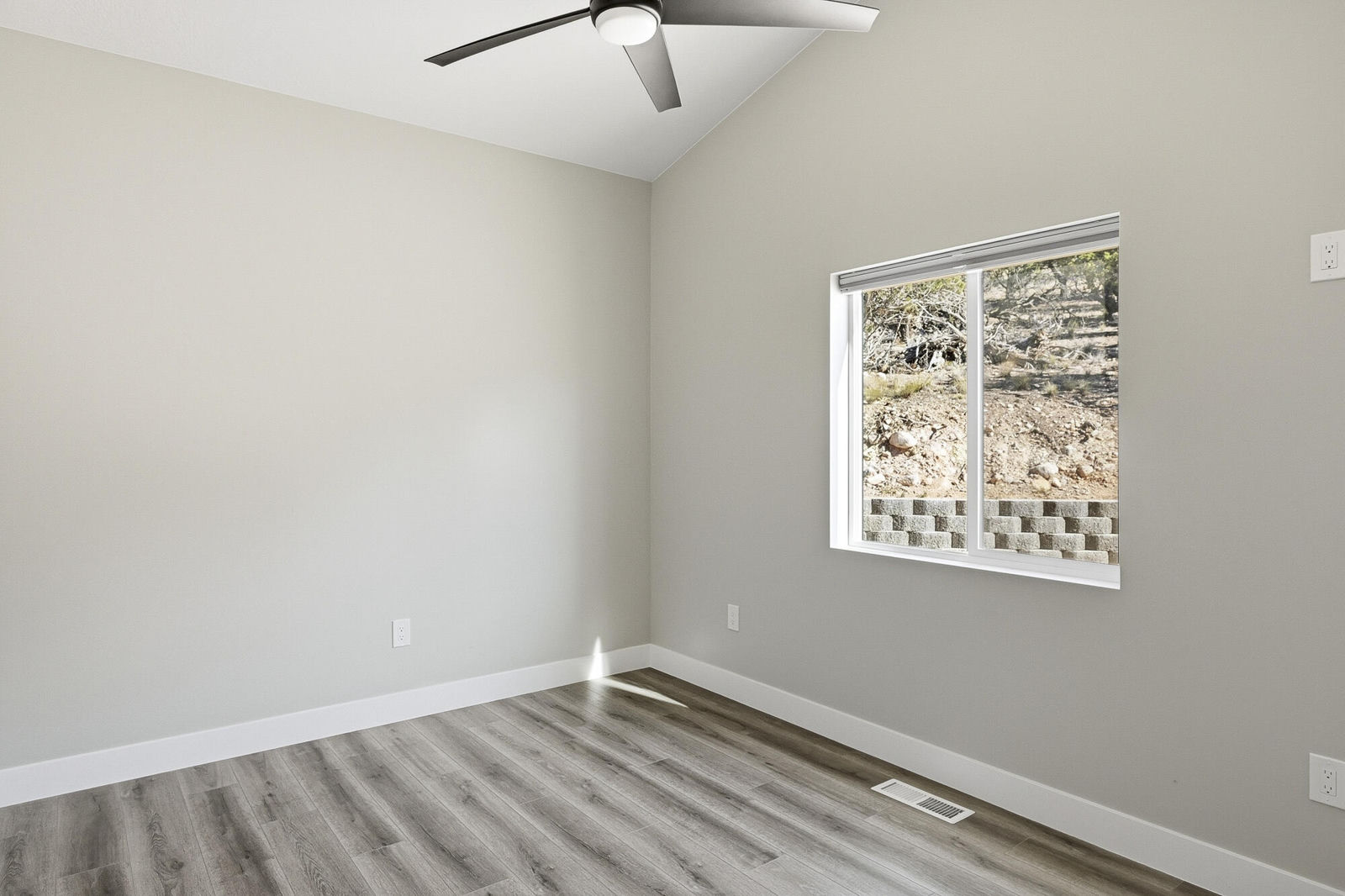 3327 W Kingsbury DR, Cedar City, photo 39 of 92