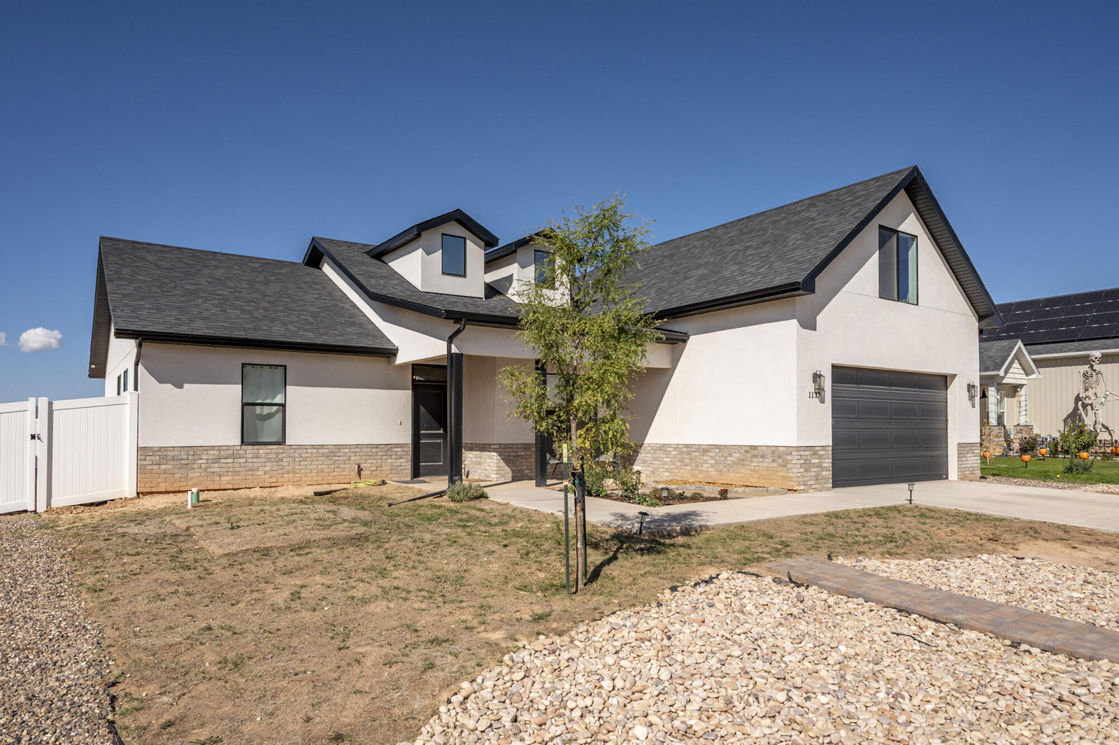 1137 N Yucca ST W, Cedar City, photo 3 of 57