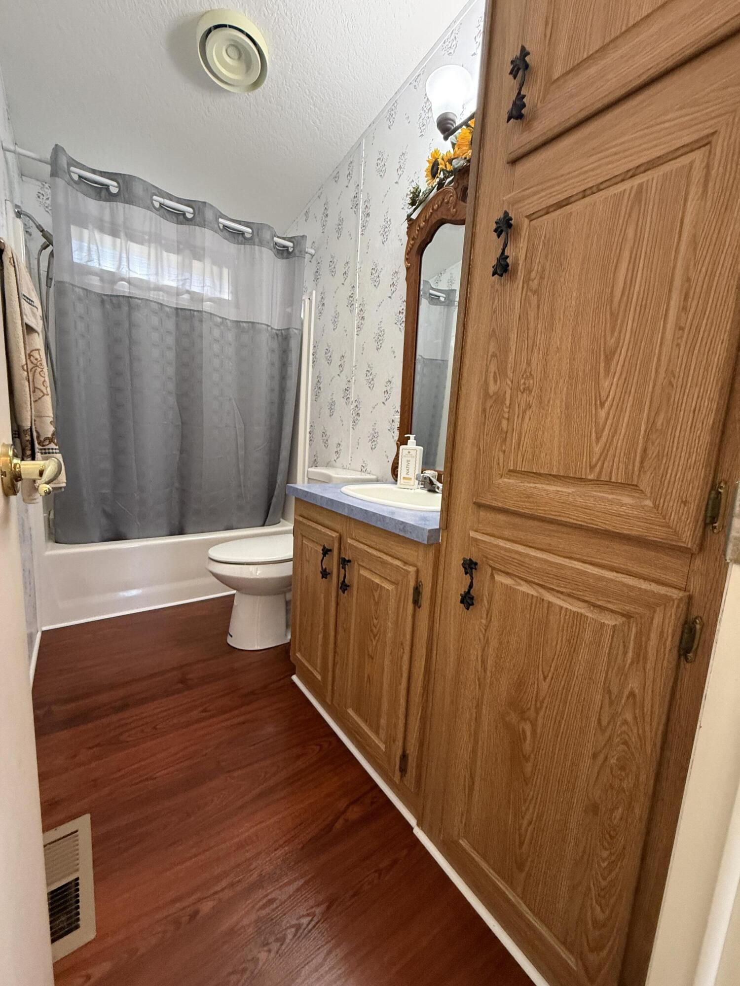 247 E 300 S ST, Minersville, photo 26 of 42