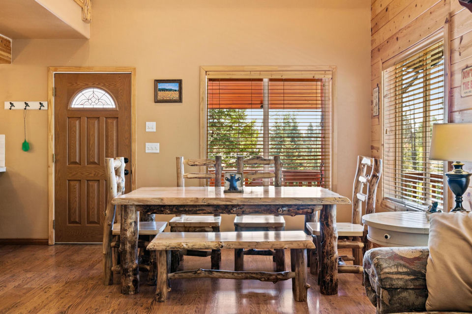 1050 E Redwood RD, Duck Creek Village, photo 3