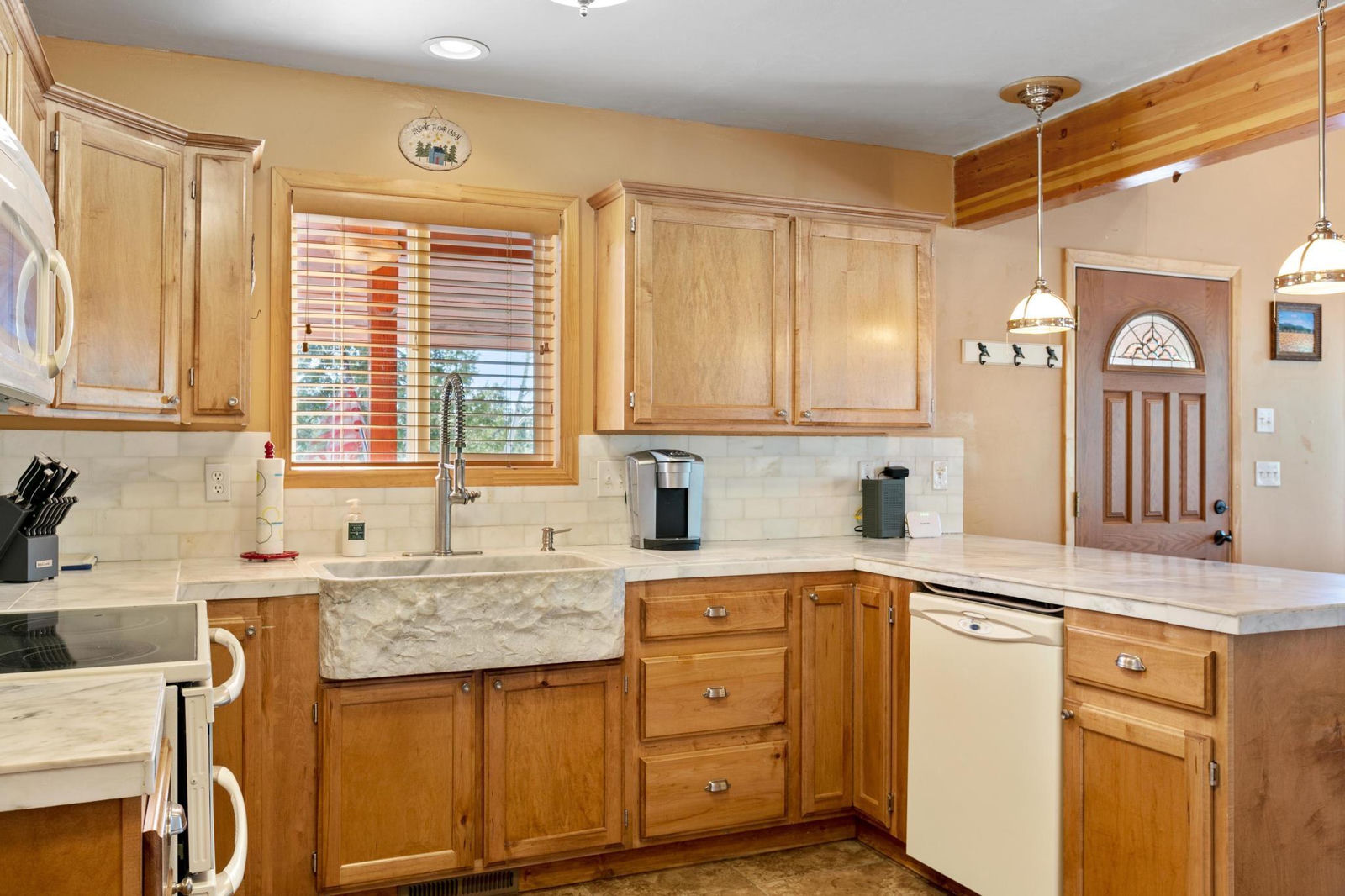 1050 E Redwood RD, Duck Creek Village, photo 7 of 34