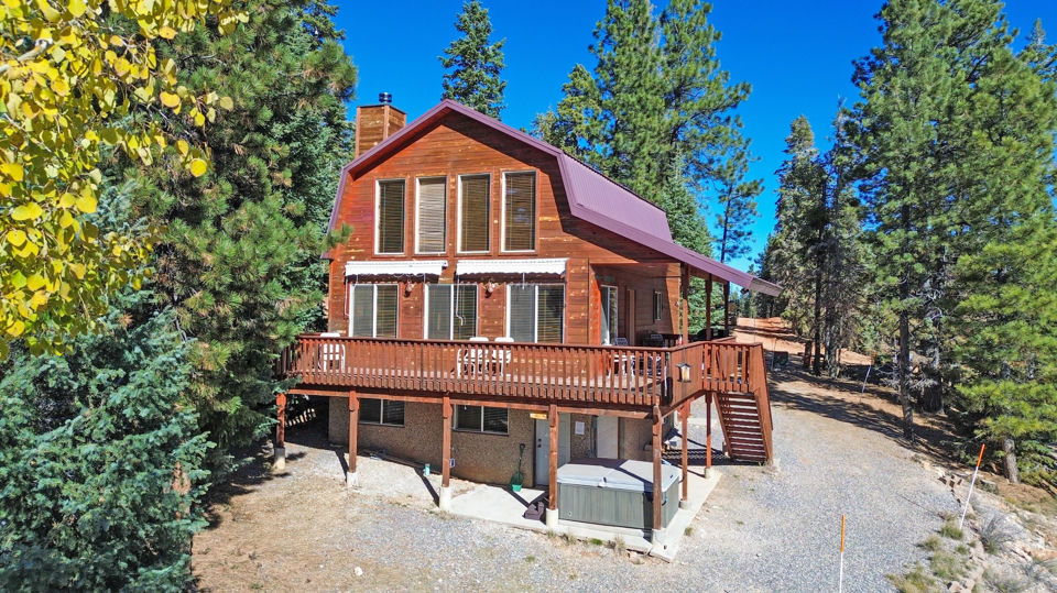 1050 E Redwood RD, Duck Creek Village