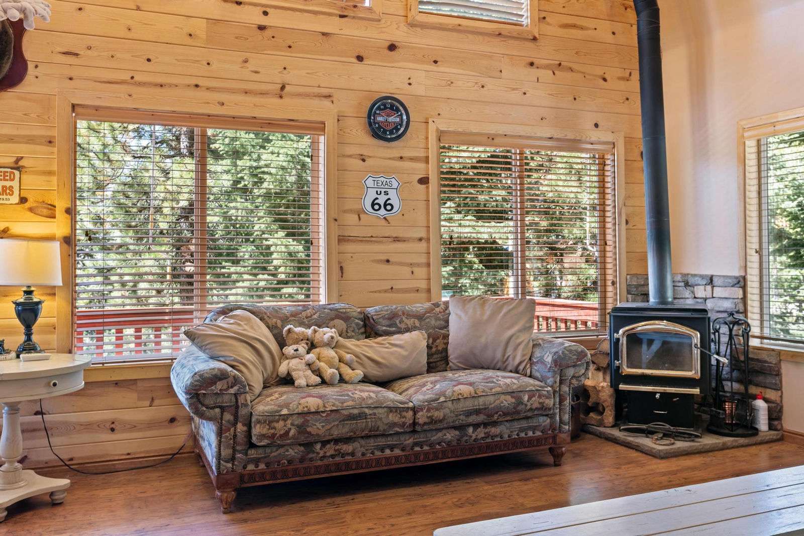 1050 E Redwood RD, Duck Creek Village, photo 11 of 34