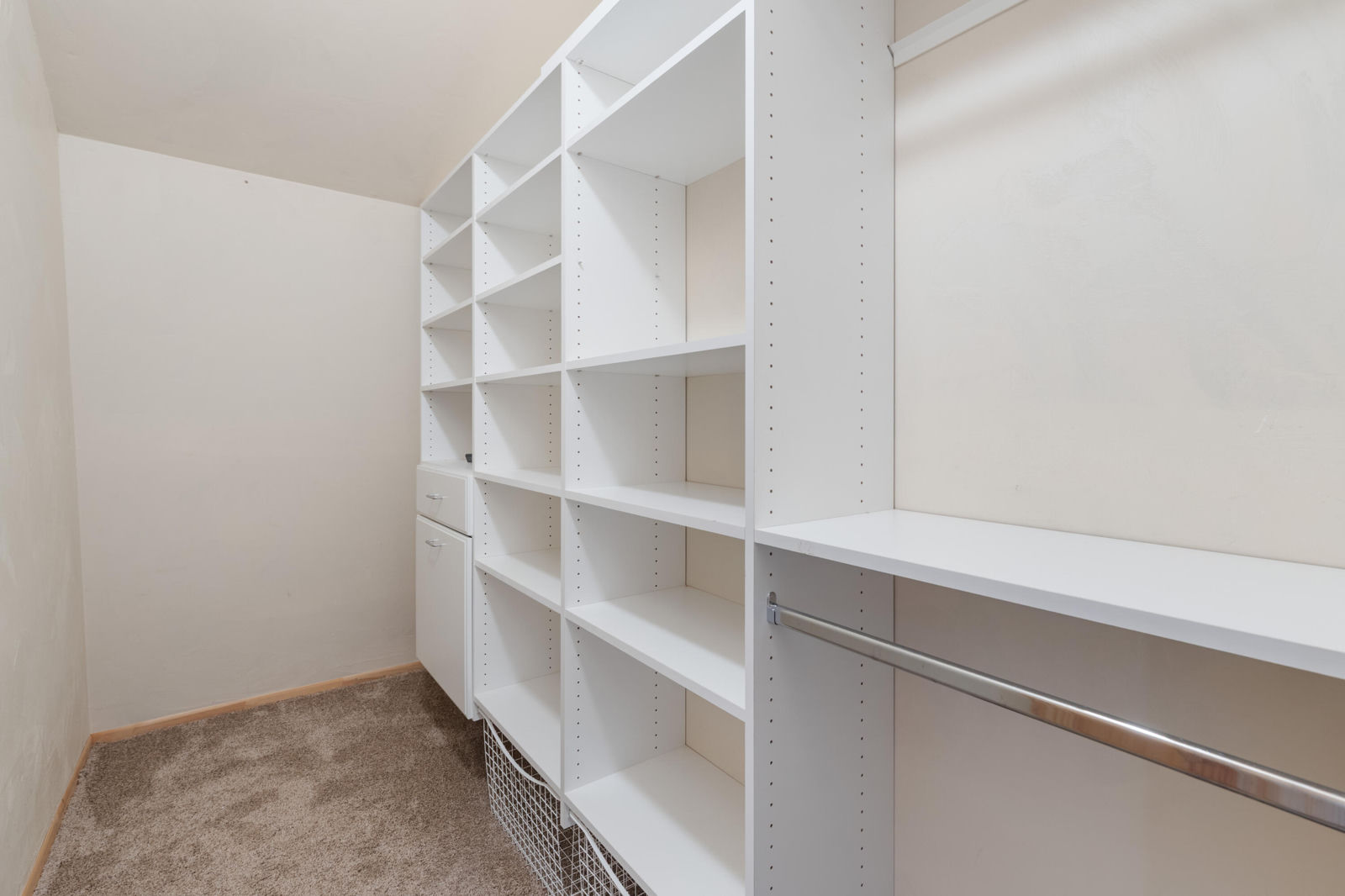 1050 E Redwood RD, Duck Creek Village, photo 19 of 34