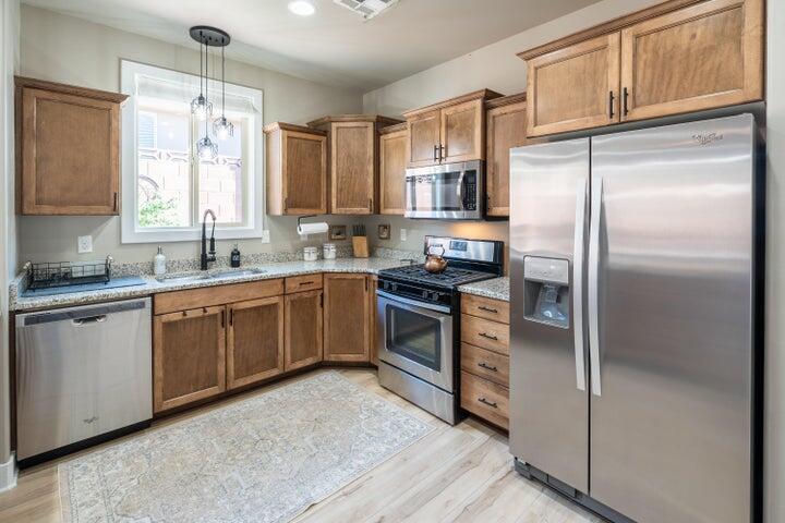 741 W 400 N, Hurricane, photo 9 of 27