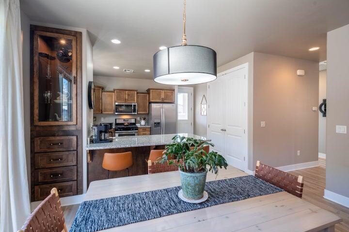 741 W 400 N, Hurricane, photo 6 of 27